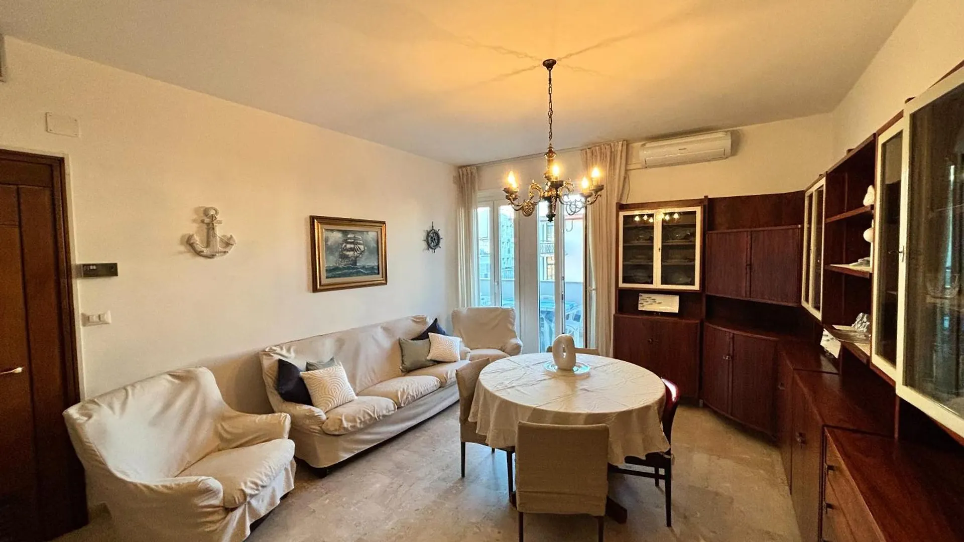 Appartamento Aria Di Mare Su Viale Ceccarini 리치오네 아파트
